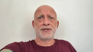 Hi everyone. Welcome to my new barber studio which opens tomorrow (Tuesday  7th October). It’s situated in the studio at the back of Strands of  Shepperton, 137 Green Lane. TW17 8DY. Most people in ...