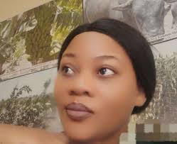 Does anyone teach acrylic and gel nails at home?