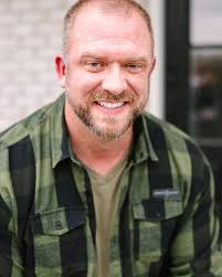 Need help with wrinkles, fine lines, acne scars, age spots, and texture?  You gotta talk to @speakeasyaesthetics ! Today I'm having Radio Frequency  Microneedling followed by VAMP and Jeuveau!! ✨ Come with