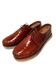 Utilizaron instrumentos como el acordeón, la caja, las guarachas, la conga y la guitarra. Pin En Mexican Sandals Huaraches For Men