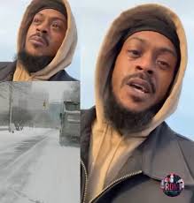 Detroit man got emotional after spotting a 6-year-old girl wandering in the  cold with no shoes. Instead of walking past her, he took her by the hand  and walked her more than 10 blocks to her school to ...