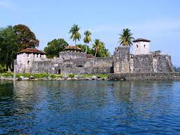 The fortress, a unesco world heritage site on the northwestern tip of the islet of san juan, kept watch over the atlantic and protected old san juan and the bay of san juan from incoming enemies for centuries. Castillo De San Felipe De Lara Wikipedia