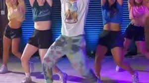 Ele conta ao g1 que cada integrante tem dublês e ensaiam movimentos até estarem 'perfeitos'. Kyle Hanagami Choreography Blackpink Nghenhachay Net