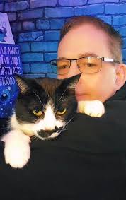 Can anyone help find the owner of a found cat in Warren?