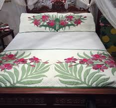 75% poliestere, 25% cotone in tinto filo. Orchid Bed Runner With Pillow Shams Composizioni Floreali
