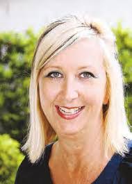 Holly Bragdon's Instagram, Twitter & Facebook