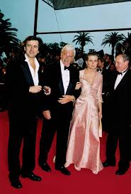 S'il s'est récemment confié à ce propos, il n'en est pas à son coup d'essai. Biographie Bernard Henri Levy