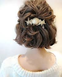 Styling rambut pendek sebenarnya sangat simple dan tidak memerlukan banyak waktu. 4 Inspirasi Tatanan Rambut Mudah Dan Sederhana Untuk Ke Pesta Kumparan Com