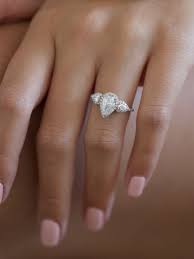 Diamond Engagement Ring Pear Shape Diamond 1 62 Carat Etsy Engagement Rings Opal Pear Shaped Engagement Rings Pear Shaped Diamond Engagement Rings