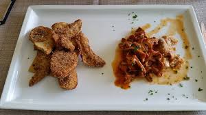I fagioli borlotti sono un alimento eccellente; Porcini Fritti Finferli Gallinacci In Umido Su Passata Di Fagioli Borlotti Freschi Picture Of Phoenix Condove Tripadvisor