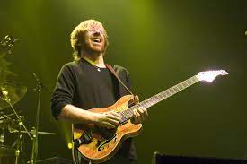 Phish Scales Trey Anastasio Breaks Down His Improvisation Techniques Guitar World