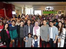 Pilot merupakan sebuah drama yang ditayangkan di slot drama isnin hingga khamis 10 malam astro ria 104 dan ria hd 123. Full The Wave Of Suri Hati Mr Pilot Kl Meet Greet Fattah Amin Neelofa Ejaz Fakhri Warda Youtube