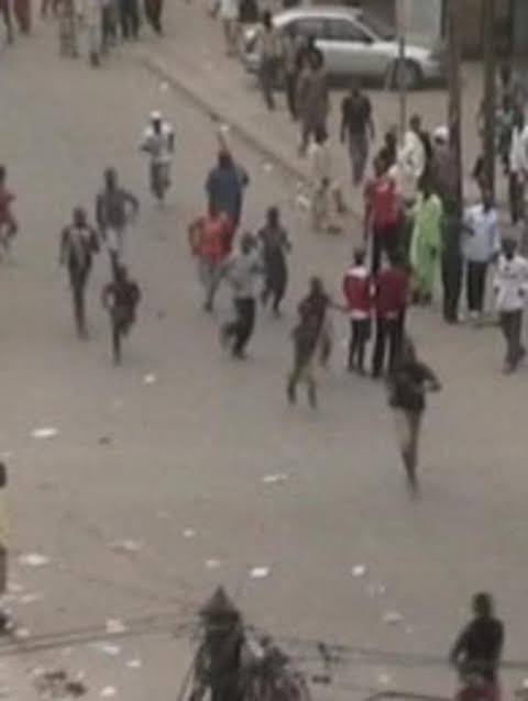 Violents incidents à Douala - France 24