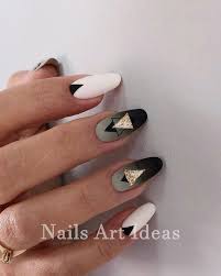 Black And White Nail Art For Short Nails Fifteen Classy Short Nails Designs 1 Black White Nails White Nail Designs Manicure