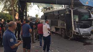 Check spelling or type a new query. Adana Da Cevik Kuvvet Servis Aracinin Gecisi Sirasinda Patlama Biri Polis 5 Kisi Yaralandi