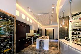 Cuisine Moderne Avec Plafond En Staff Et Caissons Lumineux Modern Luminous Kitchen Staff Decoration Auberletlaurent Fr Caisson Lumineux Corniches Moulure