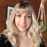 Lisa Atwell's Instagram, Twitter & Facebook