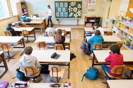 En algunos países, los niños pueden seguir yendo a clases presenciales, así que hemos decidido crear esta plantilla. Ministerio De Educacion Aclara Criterios De Retorno A Clases