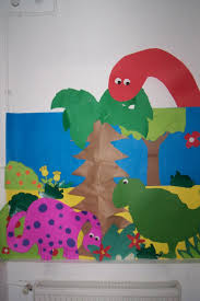 Pin By Jantine Weggemans Knots In On Displays Dinosaur Classroom Dinosaur Theme Preschool Dinosaur Activities Preschool