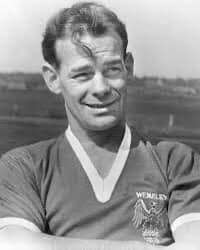 RIP Bobby Noble.Played for Man.Utd in the 1960s.member of the 1st  Div.winning team 1967.A local lad born in Reddish.Died 22nd August aged 77.