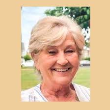 Lynn Culver's Instagram, Twitter & Facebook