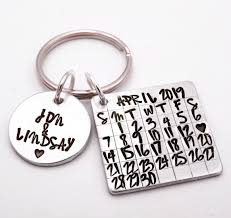 Calendar Keychain Custom Date Keychain Wedding Date Etsy Anniversary Gifts For Wife Boyfriend Gifts Cute Boyfriend Gifts