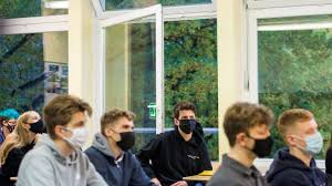 Diesen unsinn mache ich nicht mehr strunz ist mit den rebellischen gefühlen nicht allein, die maskenpflicht an hamburgs. Maskenpflicht Im Unterricht Schulen Mit Neuen Corona Auflagen Nach Herbstferien Rbb24
