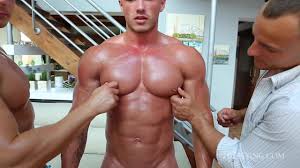 POOR MUSCLE MAN SURRENDERS HIS NIPPLES FOR OTHERS TO PLAY - FULL -  ThisVid.com