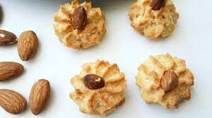 Ajouter l'oignon, le poivron et les champignons. Petits Fours Aux Amandes Petits Fours Louz Tunisiens Youtube