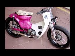 Pada awal diproduksi, hampir semua bagian kendaraan ini terbuat … Motor Bebek Jadul Modifikasi Motor Antik Street Honda Super Cub Astrea 800 Youtube