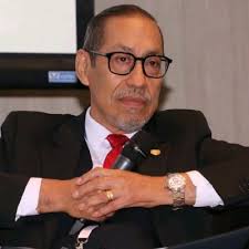 Un honor encontrar al Dr. Thomas Noguchi en el encuentro de la NAME en  Kansas City.