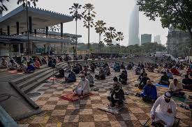 This sacred day falls on the first day of 10th month of the islamic calendar (the hijrah. Solat Sunat Aidilfitri Ikut Sop Kosmo Digital