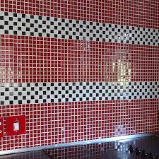 This color combination creates a more natural look especially glass tile backsplash. Home Dzine Kitchen Mosaic Tile Kitchen Splashback