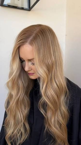 GOLDEN HONEY BLONDE 🍯, Formula:, Redken Shades EQ, Root 7GRO 8GG, Gloss 10WG 9GRO 9GB, #warmblonde #honeyblonde #naturalblondehair #redkenshadeseq #hairtok #haircolorist #hairtransformation ...