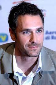 When frances mayes (diane lane) learns her husband is cheating on her from a writer whom she gave a bad review, her life is turned upside down. Raoul Bova Biography Movie Highlights And Photos Allmovie