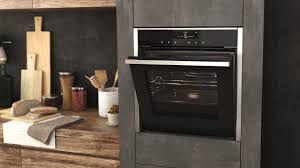 With slide&hide® nothing gets in your way anymore, not even the oven door. Ovens Neff Uk