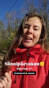 Väga ilus glitter sära, mis ei kulu tassilt pestes maha 😍 Topelt seinaga  termos, tänu millele püsib ka hommikukohv kaua soojana ☕☕ Kaunist  kolmapäeva!! Veebipood 👉 Www.smartcup.ee