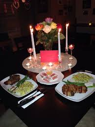 Pin By Nicole Mendoza On Candlelight Dinner Romantic Dinner Tables Romantic Dinner Decoration Romantic Dinner Setting