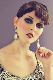 Aretes 1920 S Makeup Look I Like How Its A Full Color Version Of What Women Wore As Make Up In The 20s 1920s Makeup Look 1920s Makeup Vintage Makeup