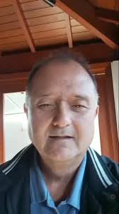 No barulho das manchetes, escute o silêncio de muitos