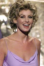 Faith Hill Short Hair This Is Indeed A Glamorous Do But It Ages The Lovely And Young Faith Hill Hairstyles Short Hair Styles Short Hair Pictures
