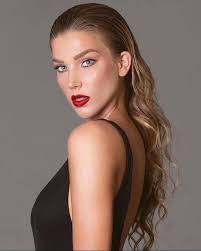 En el año 2017 el Miss Venezuela contó con unas candidatas Hermosas, entre  ellas @meganbeciscarr quien representó al estado Amazonas. • Sin duda  alguna Megan era una de las niñas con el