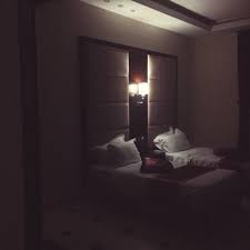 امل اللزيزا On Instagram متى تنامون انتم انا عن نفسي بعد هاليوم الطويل يبي لي ادعسها نوم الحين تسجيل خروج الن Furniture Home Decor Bed