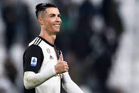 Cristiano ronaldo dos santos aveiro goih comm (portuguese pronunciation: Krishtianu Ronaldu Popal Myachom V Basketbolnoe Kolco I Otprazdnoval Video Chempionat
