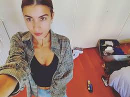 Tommaso paradiso è davvero innamorato! Carolina La Donna Piu Invidiata D Italia E Lei La Fidanzata Di Tommaso Paradiso Dei The Giornalisti Foto