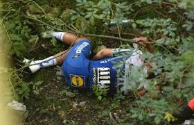 Remco evenepoel was born on january 25, 2000 in belgium (20 years old). Was Evenepoel Hiding Something In His Jersey The Uci Is Currently Investigating It