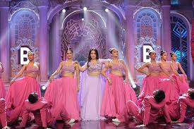 Ashnoor Kaur enters the Bigg Boss 19 house in style! ❤️ #biggboss19 # ashnoorkaur