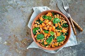 Realizzerete così un contorno ricco e colorato, ideale per accompagnare molti secondi, soprattutto di carne. Insalate Sfiziose Invernali Ricette Leggere E Nutrienti Sfizioso It