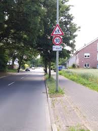 We did not find results for: Tempo 30 Vor Der Sythener Kita Neue Verkehrszeichen Und Abgesenkter Bordstein Am Hellweg Haltern