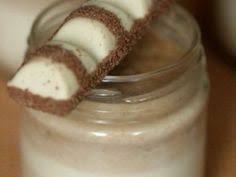 Yaourt Aux Kinder Bueno Chocolat Blanc Recette En 2020 Recettes De Cuisine Recette Yaourt Et Recette Yaourt Avec Yaourtiere